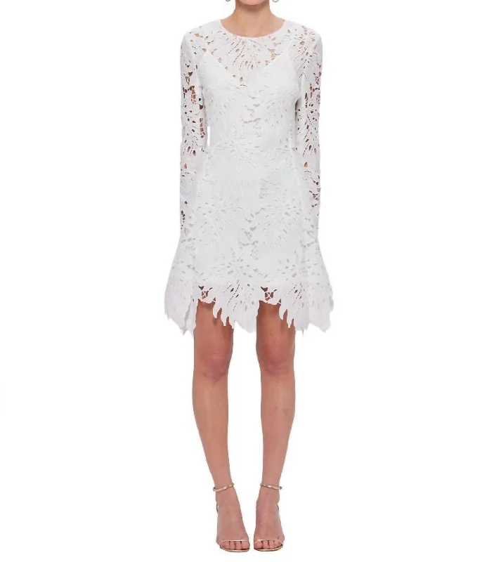 Charming Women's Holiday Apparel Effortless Grace Selena Lace Mini Dress In Snow