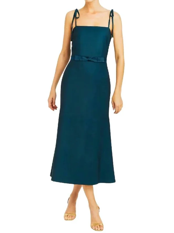 High-Fashion Women's Clothing Flowing Silhouette Tropez Reversible Midi Dress In Navy Ombre