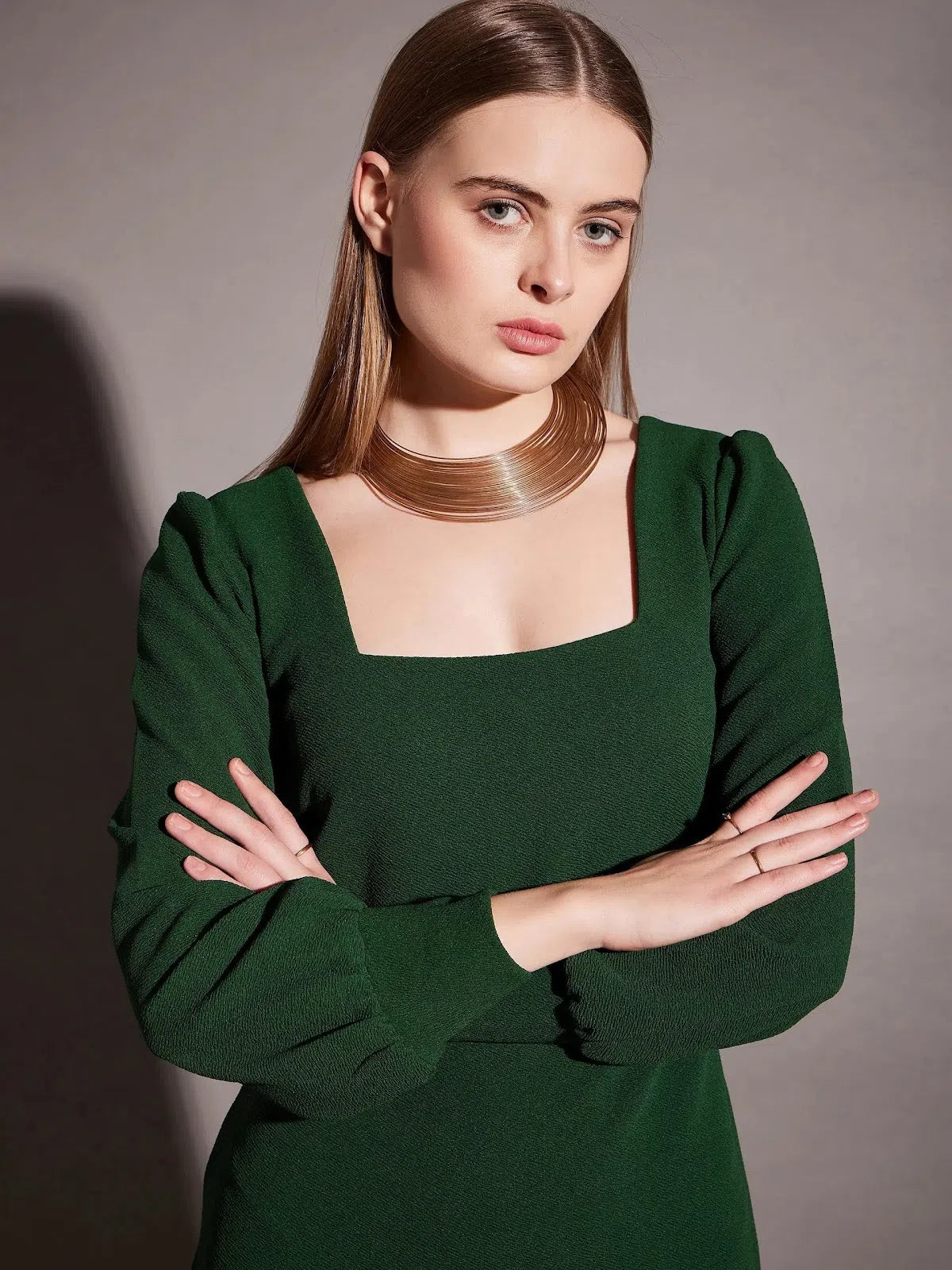 Women's Night-Out Clothes Sophisticated Cut Short Bodycon Dress with balloon sleeve in Green Color