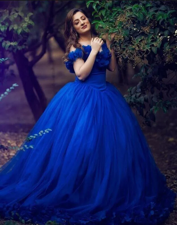 Women's Relaxed Clothes Parisian Effortless Chic Style Princess Royal Blue Ball Gown Tulle Wedding Dresses Off the Shoulder Quince Dress