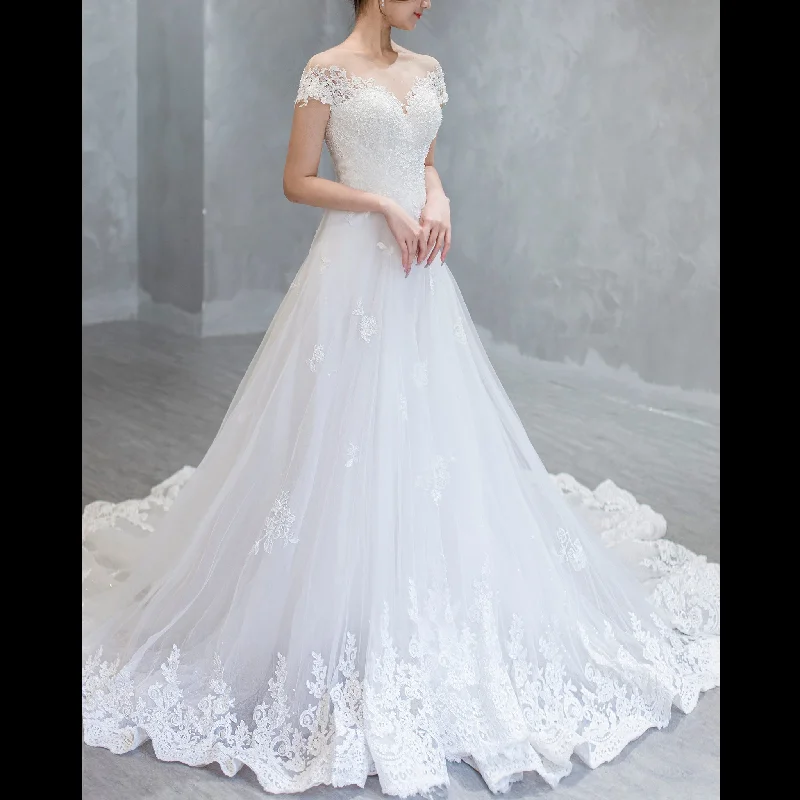 Women's Seasonal Apparel Vintage Look Short Sleeve A Line Tulle Appliqued Lace Wedding Dress