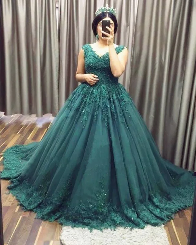 Women's Wedding Apparel Effortless Grace Tulle Ball Gowns Green Wedding Dresses Sleeveless Lace Quince Dress V-neck