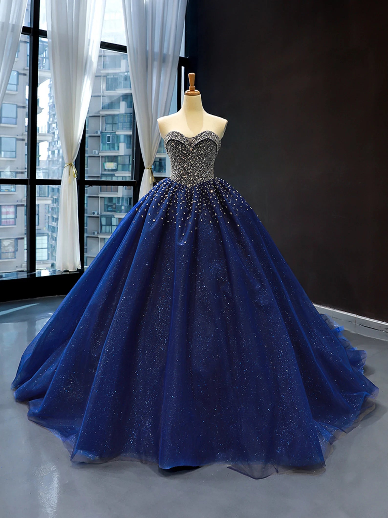 Women's Vintage-Inspired Outfit Vintage Look 2025 Crystals Sequined Navy Blue Quince Dresses Ball Gown Wedding Dresses