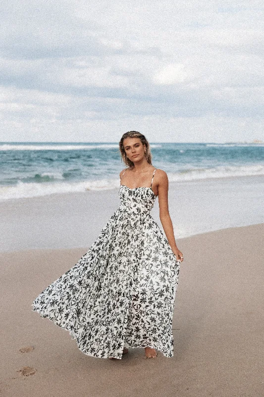 Women's Outerwear Clothing Tropical Island - Inspired Attire Achanti Pleated Maxi Dress - White Black Floral